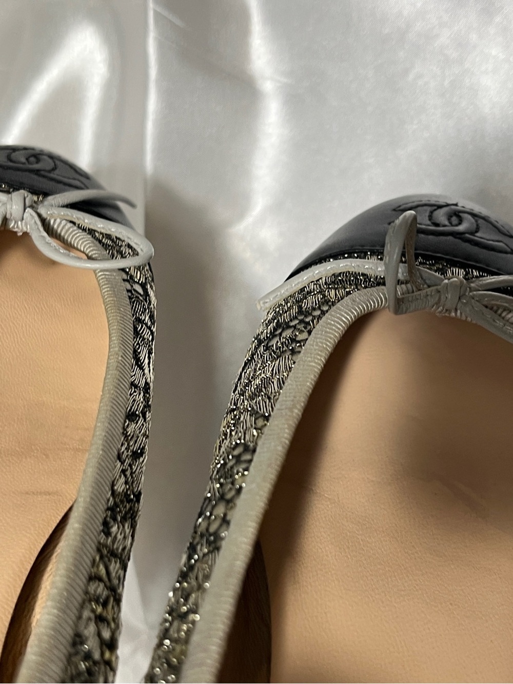 CHANEL Black Cap-Toe Tweed Ballet Flats with Gray Trim - Picture 9 of 10